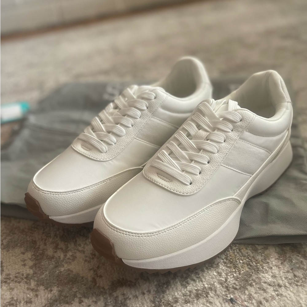 DV by Dolce Vita Bettie Lace Up Sneakers